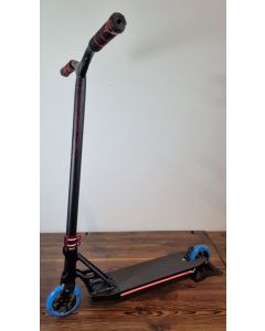 Custom Scooter - Striker BGSEAKK 490mm BLACK/BLUE/RED