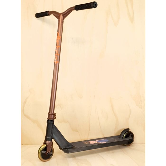 Custom Scooter - DISTRICT - PEARL BLACK / COINE